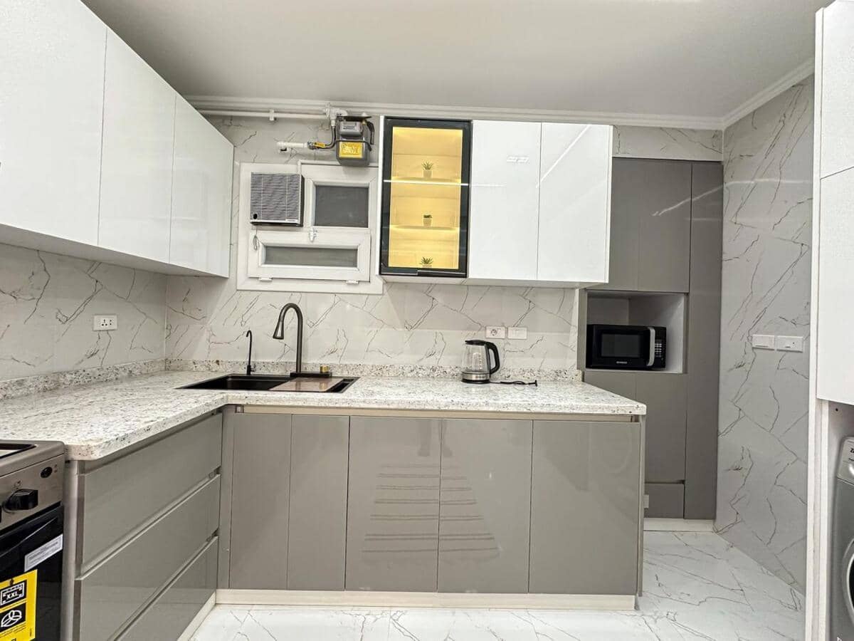 Stylish 2br Apt Prime Location Near Waterway — 4