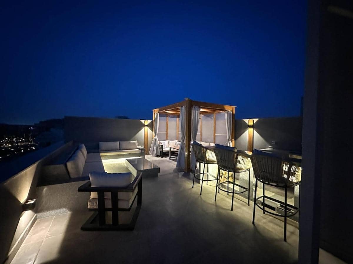 Velora Serviced Rooftop Studio with Private Jacuzzi in Sodic New Cairo — 5