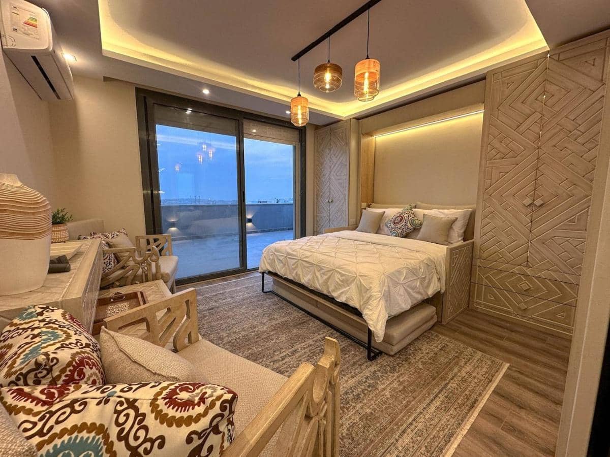 Velora Serviced Rooftop Studio with Private Jacuzzi in Sodic New Cairo — 2