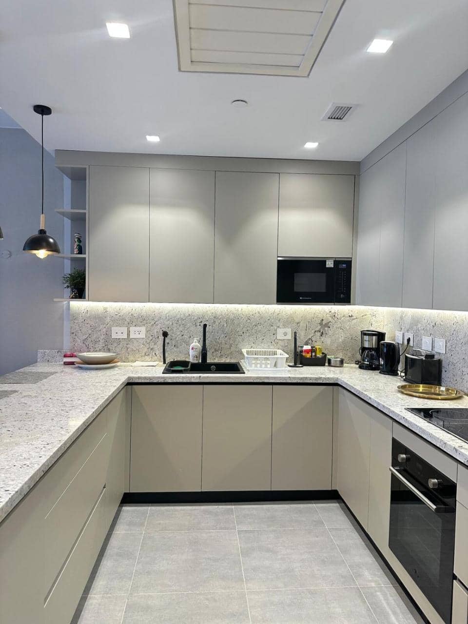 Luxury Hotel Apt at Aeon Towers — 4