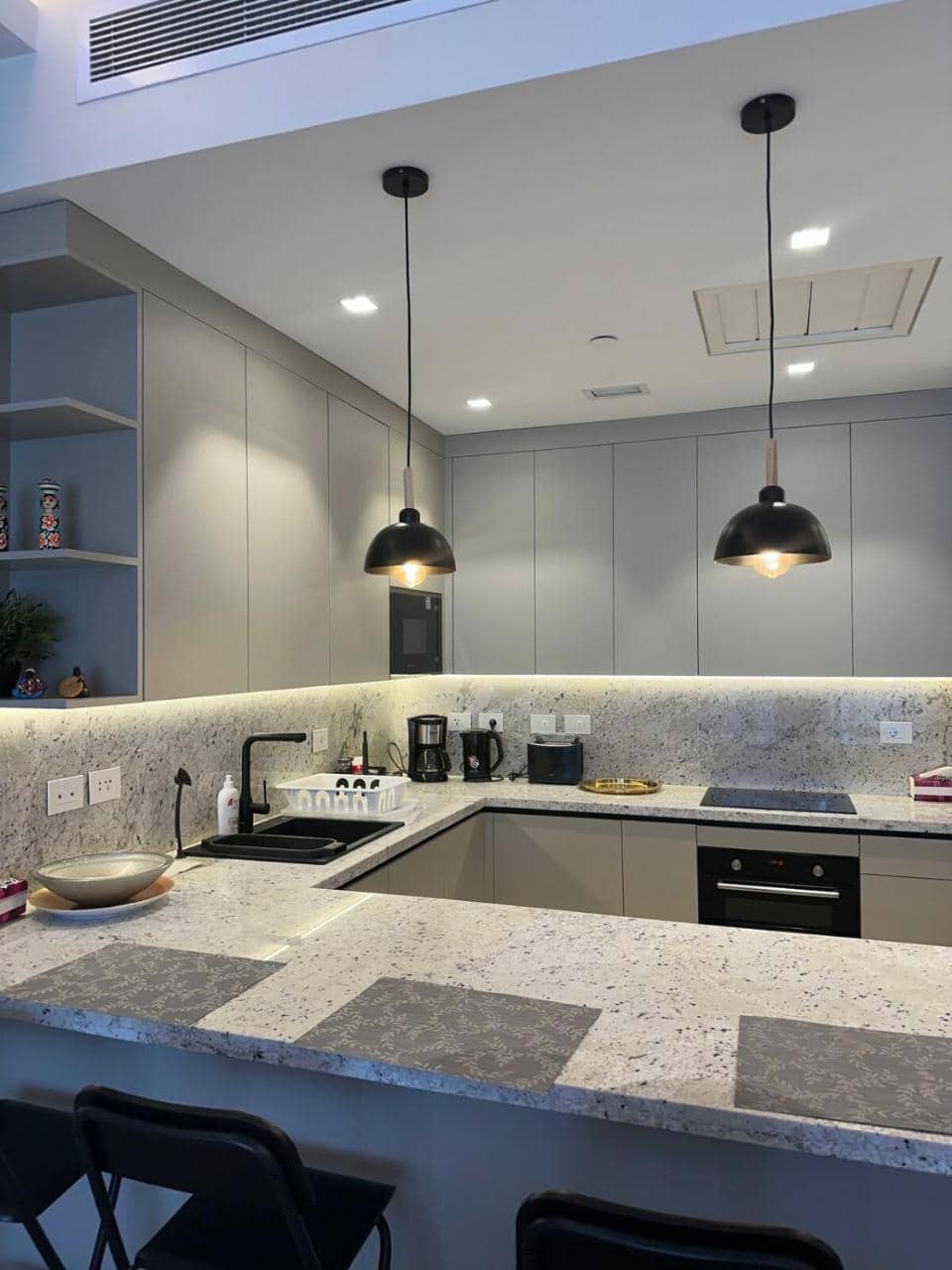 Luxury Hotel Apt at Aeon Towers — 3