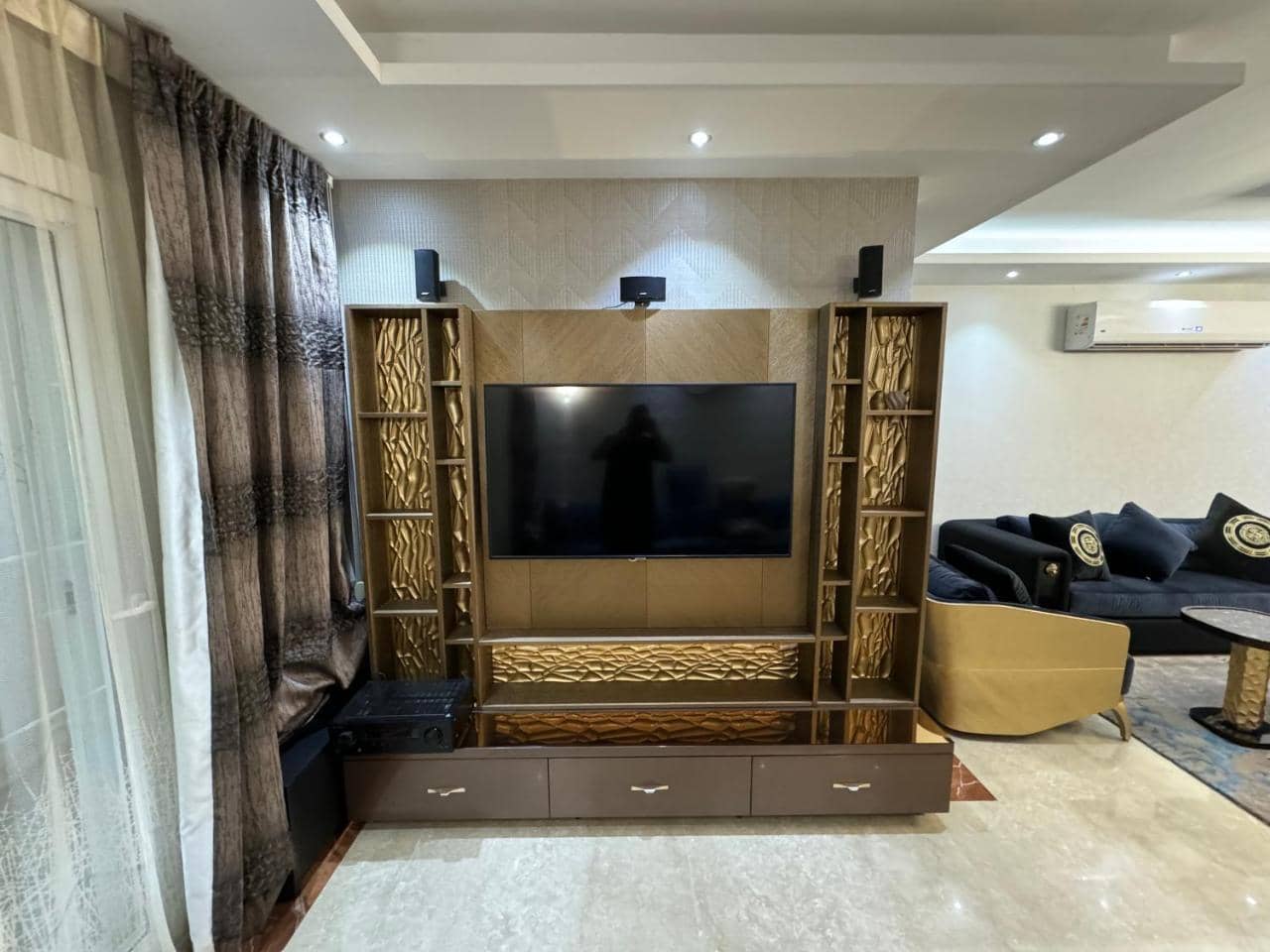 Mountain View Hyde Park Luxury Villa — 3