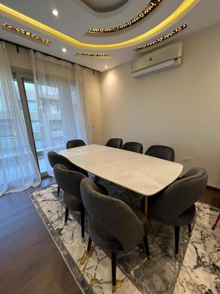 Modern 3 Bedroom Penthouse — 3