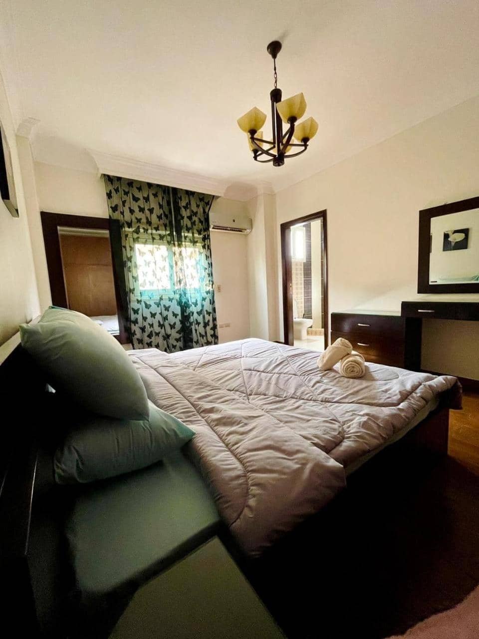 Spacious 3br Apartment with Garden View New Cairo — 3