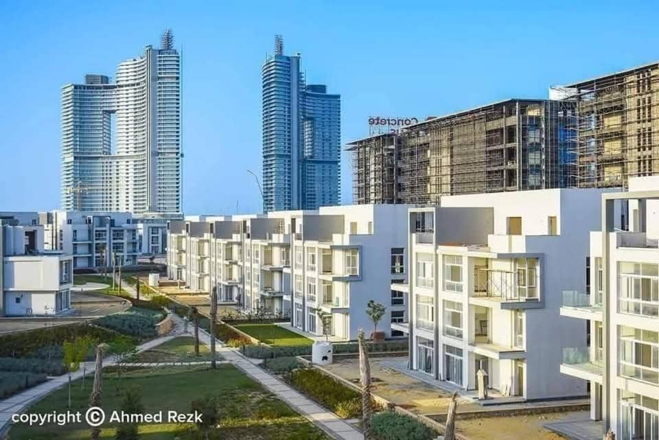 Downtown New Alamein with Beach Access