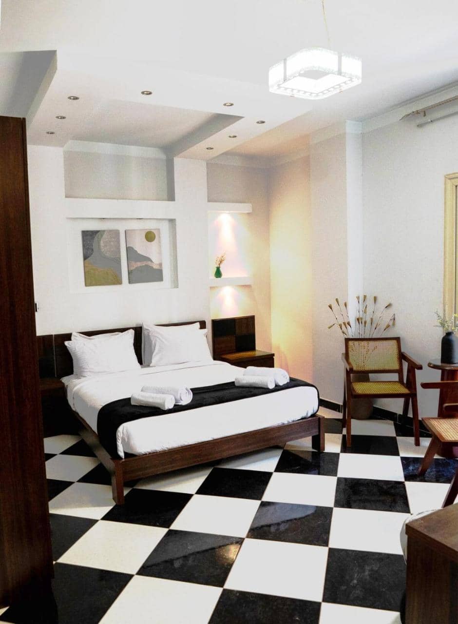 Chic 2br Apt 8min To Airport Family& Work Ready — 3