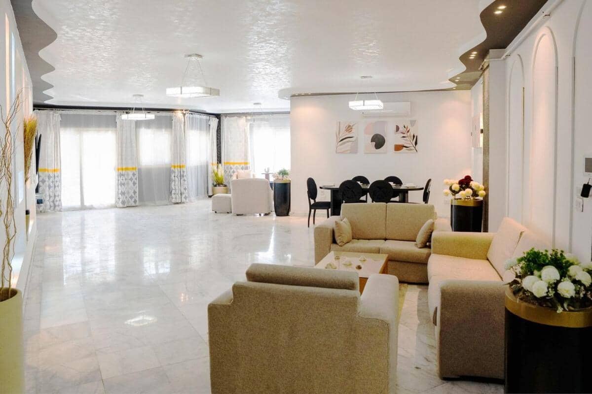 Chic 2br Apt 8min To Airport Family& Work Ready — 5