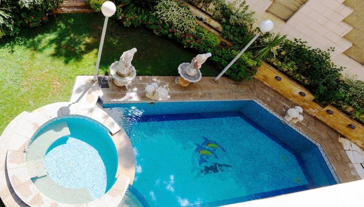 Chic 2br Apt 8min To Airport Family& Work Ready — 2
