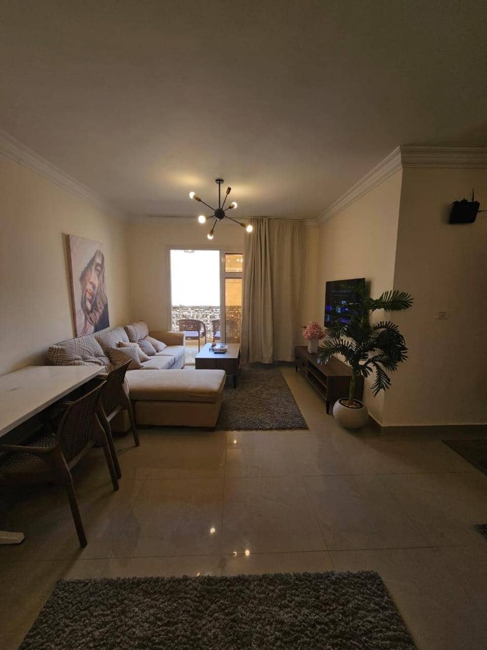 شقه في مدينتي غرفتين و صاله مكيفه مفروشه فندقي - Fully Furnished & Air-Conditioned 2-Bedroom Apartment with Large Living Room in Madinaty - 98 Sqm — 2