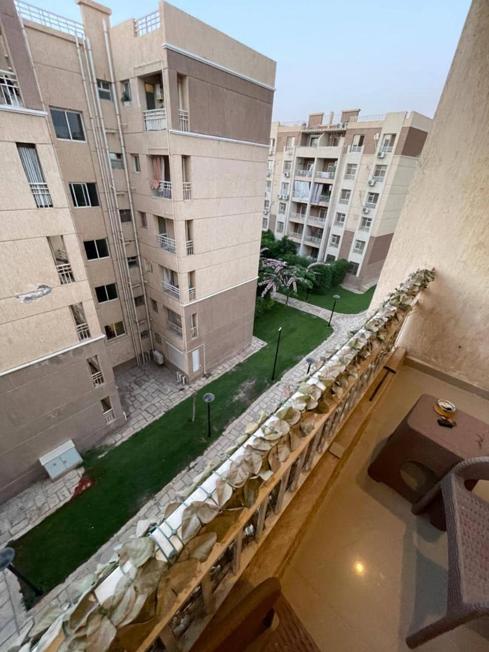 شقه في مدينتي غرفتين و صاله مكيفه مفروشه فندقي - Fully Furnished & Air-Conditioned 2-Bedroom Apartment with Large Living Room in Madinaty - 98 Sqm