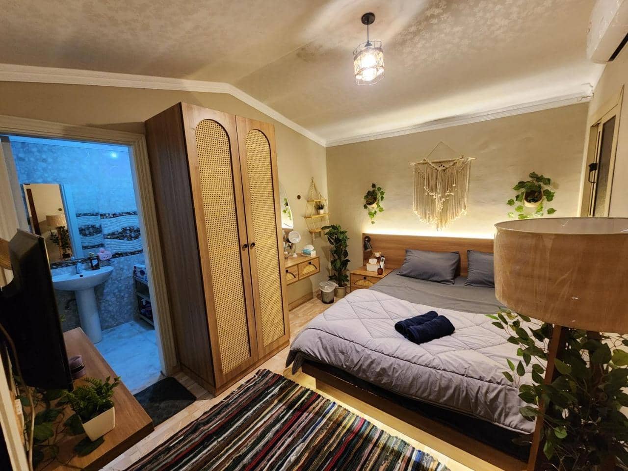 Amazing View with Hot Jacuzzi And Private Rooftop — 3