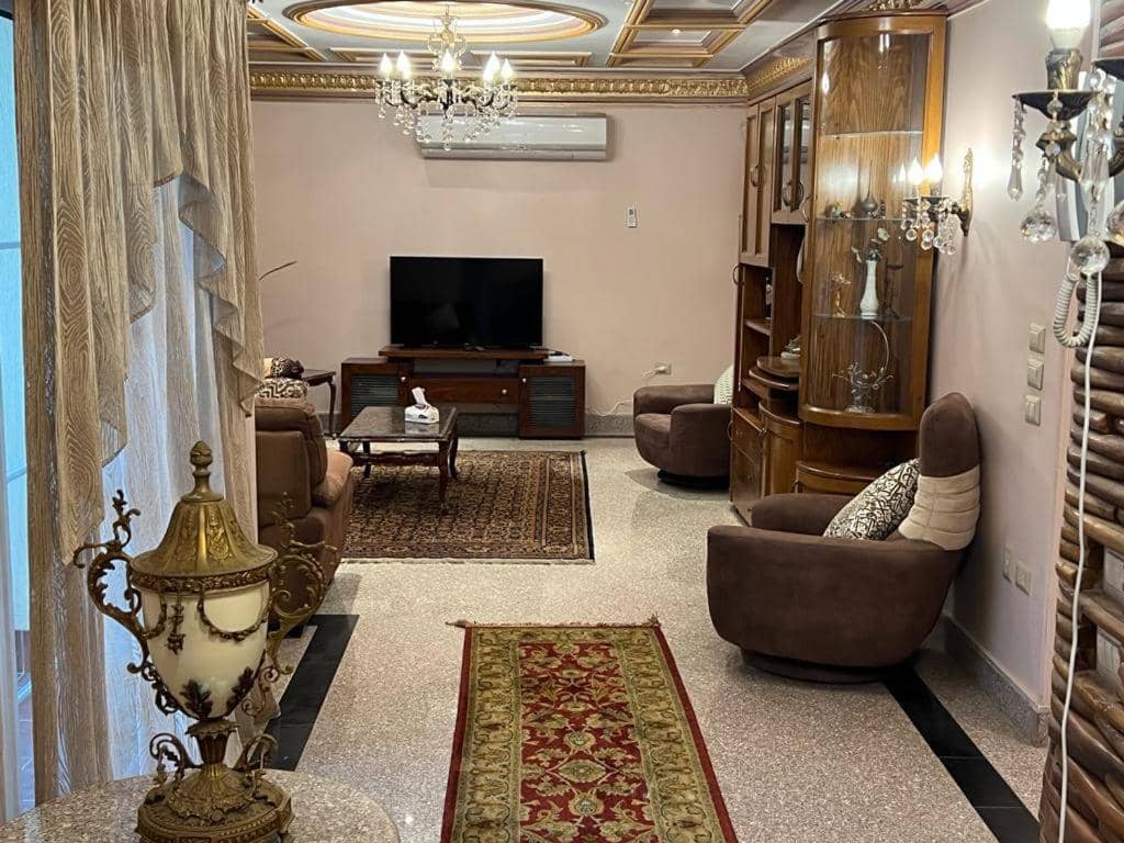 فيلا للايجار مفروش بمدينتي — 2