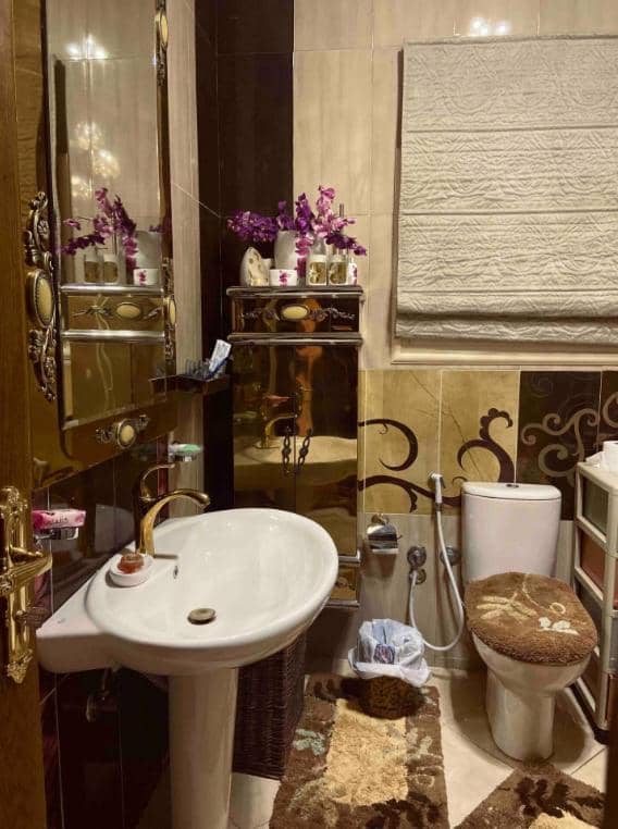 Sunny & Spacious Rooms Close To the Airport! — 2