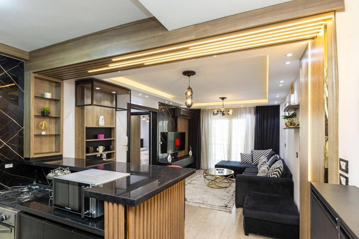 121/40/13 · Amazing Luxury 2br Apt Madinty Patio with Views!