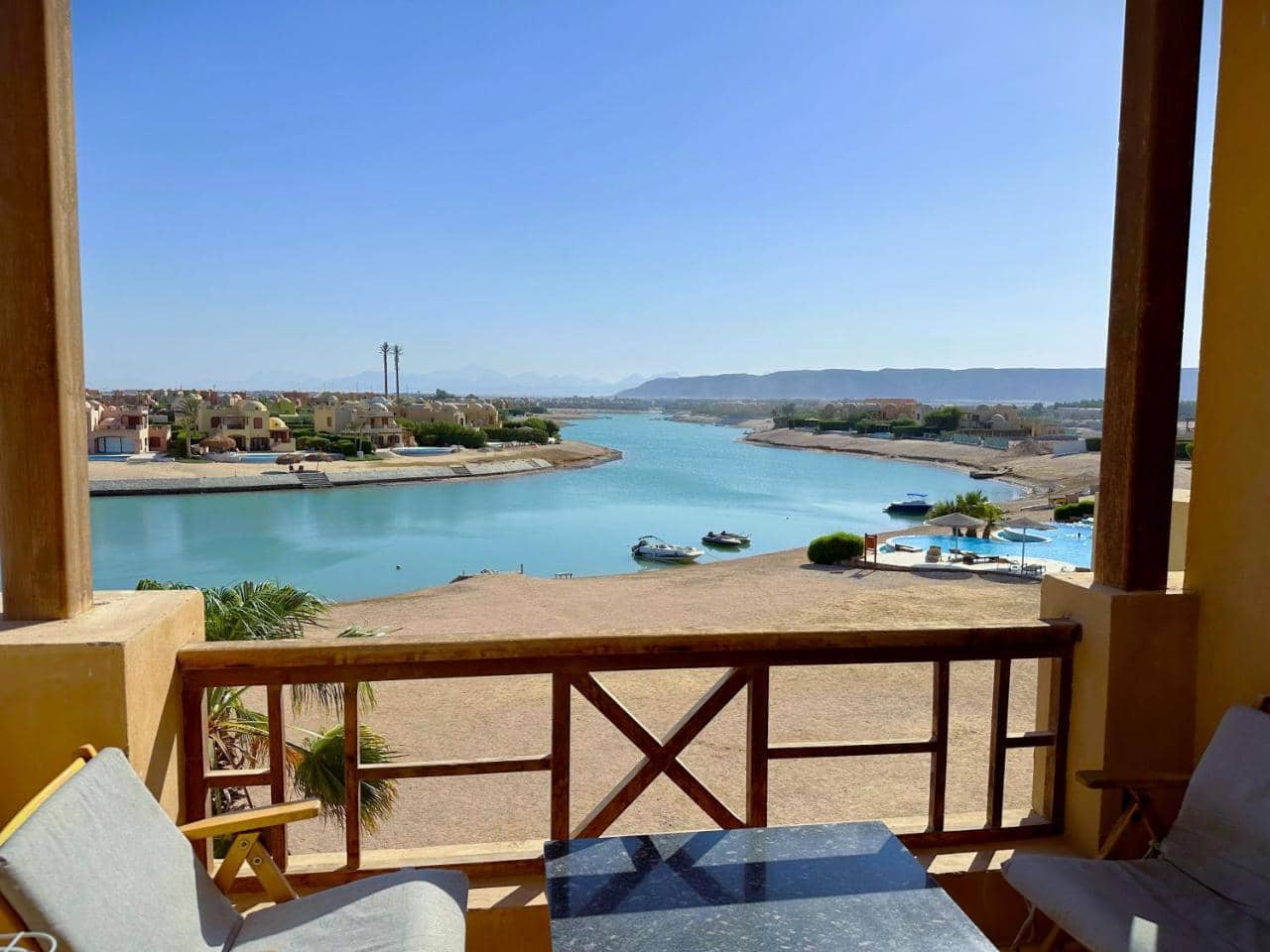Artsy 1 Br Apt/ Free Pool & Lagoon Access @Elgouna — 2