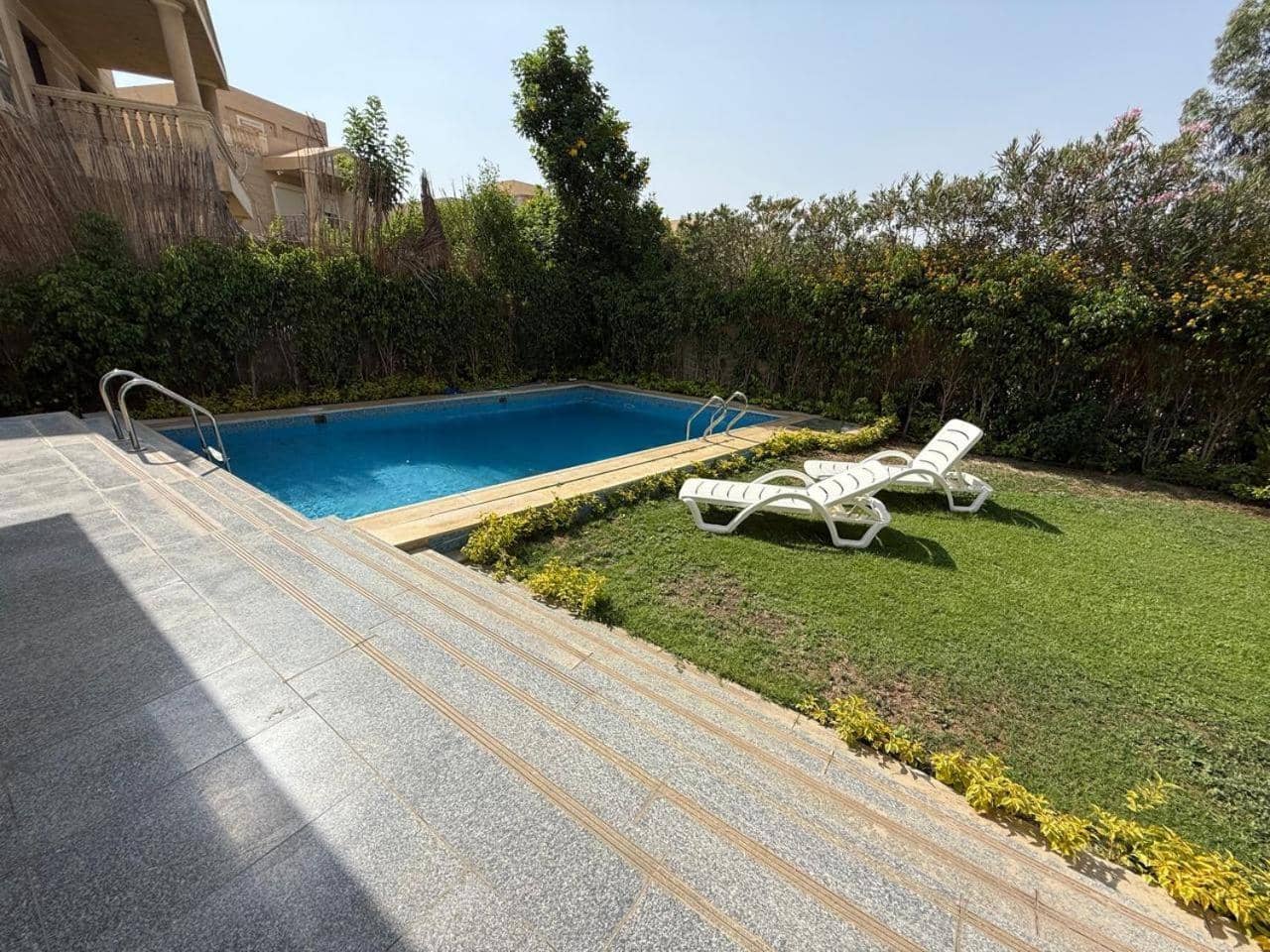 فيلا مع حمام سباحه وحديقه 0306-888-0106 — 2