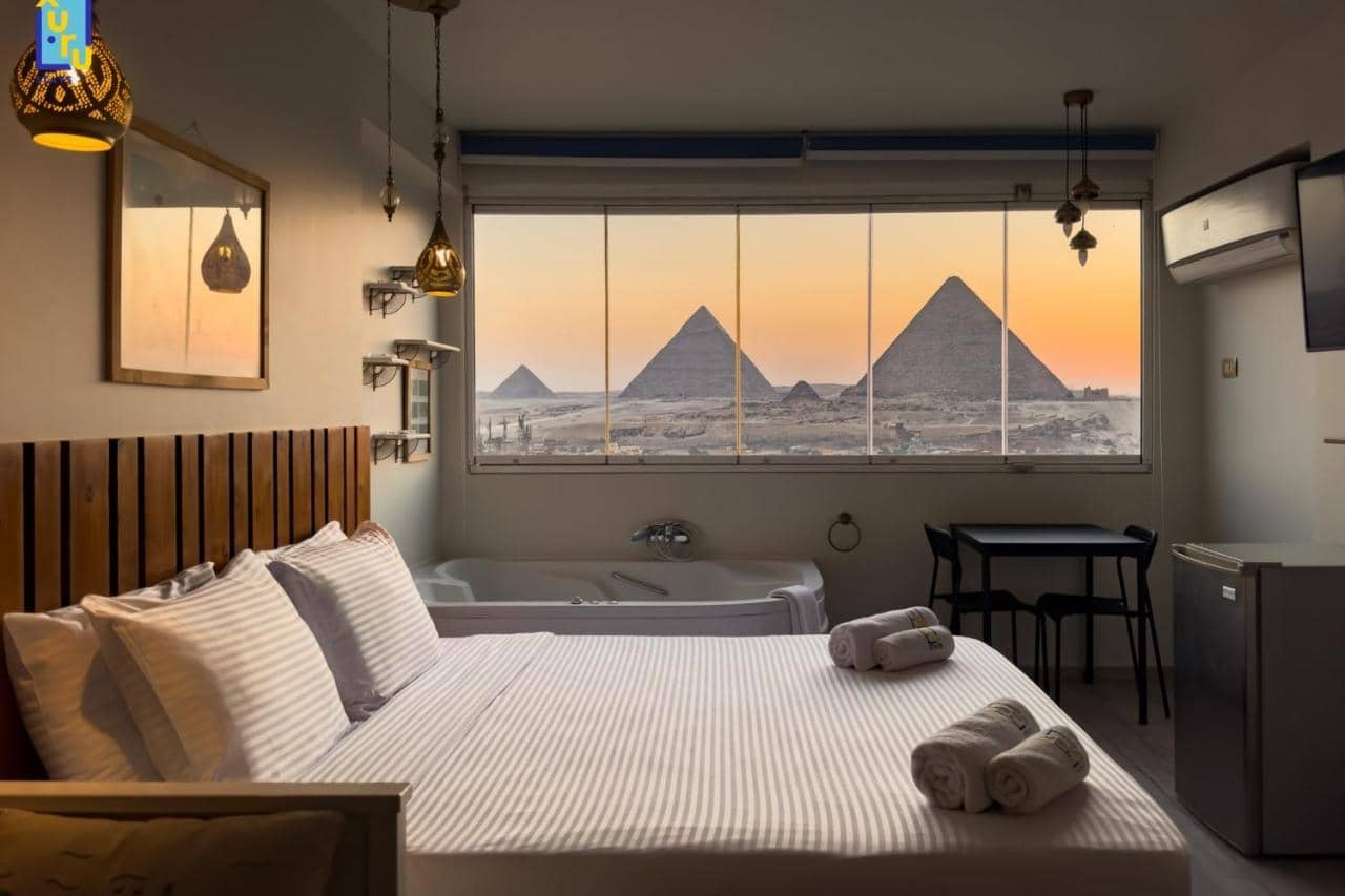 Jacuzzi Studio by the Historic Pyramids Apt2