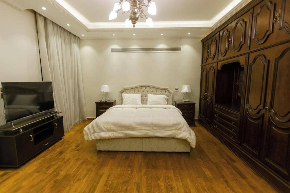 Alsawah Elite 5br Retreat with Private Pool in Green Heights — 2