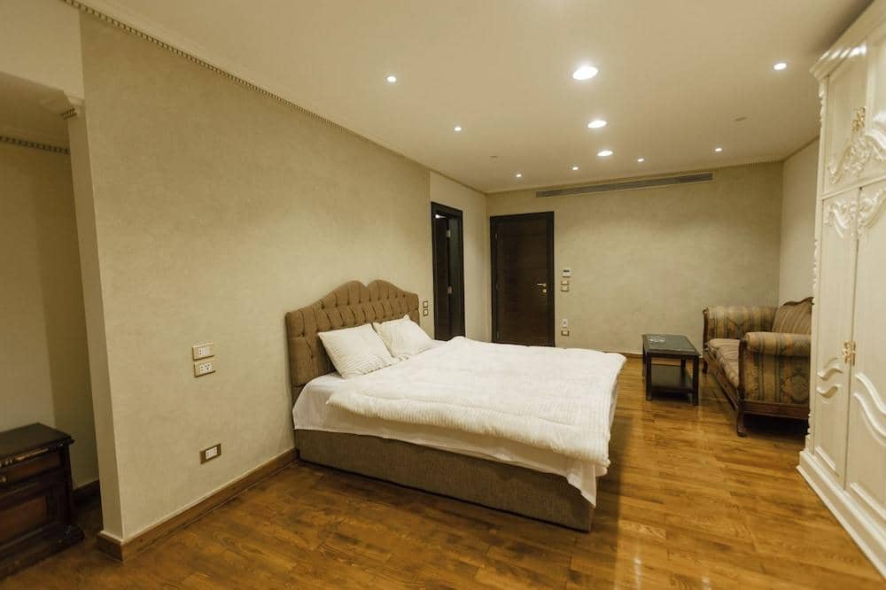 Alsawah Elite 5br Retreat with Private Pool in Green Heights — 4