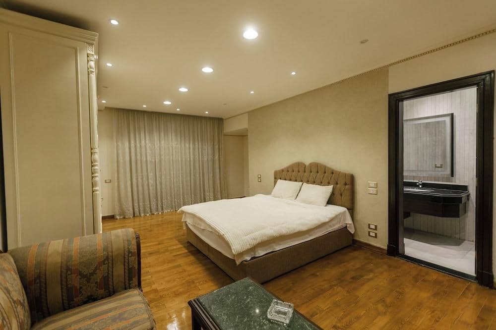 Alsawah Elite 5br Retreat with Private Pool in Green Heights — 5