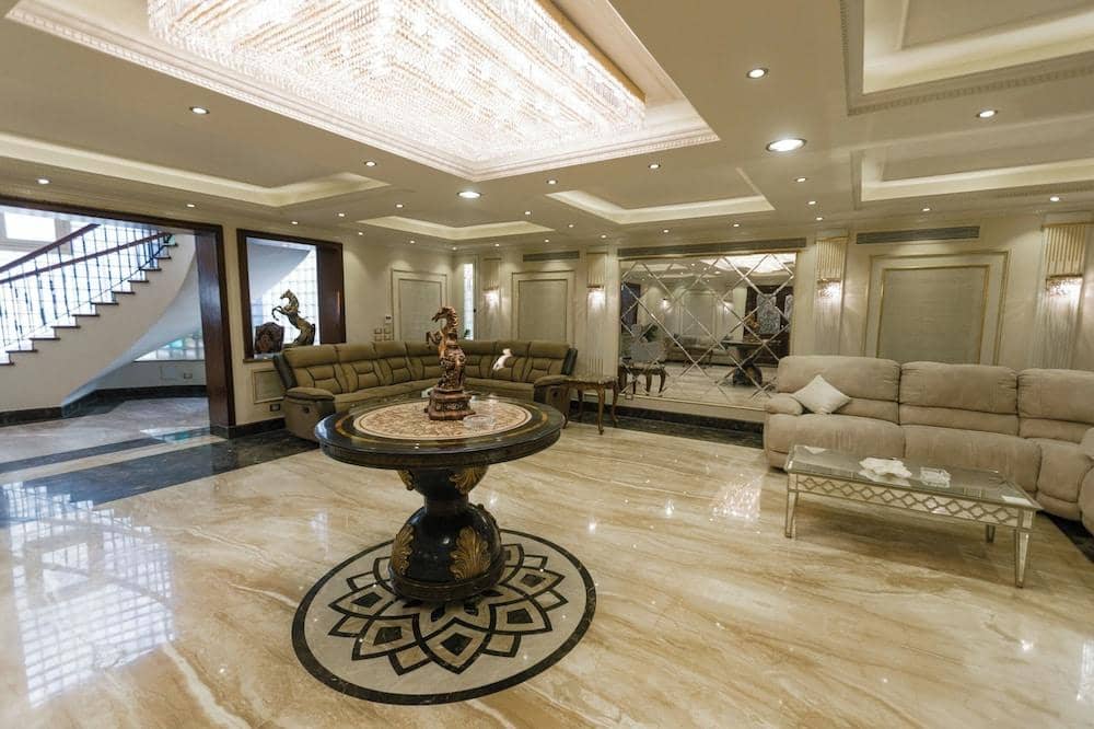 Alsawah Elite 5br Retreat with Private Pool in Green Heights