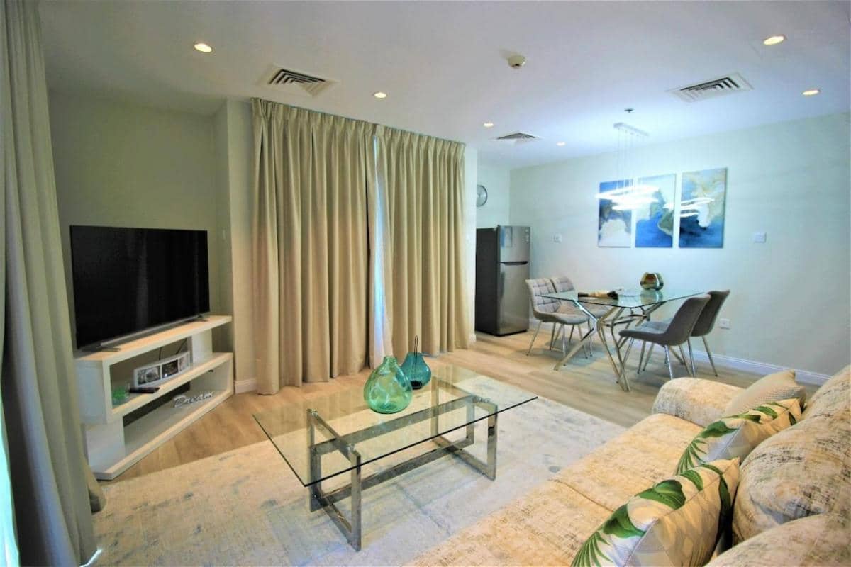 Premium 1br on High Floor with Stunning Sea View And Balcony — 4