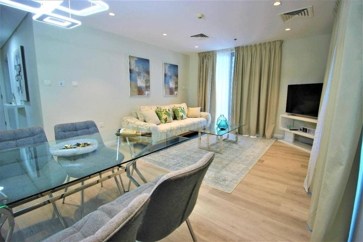 Premium 1br on High Floor with Stunning Sea View And Balcony — 5