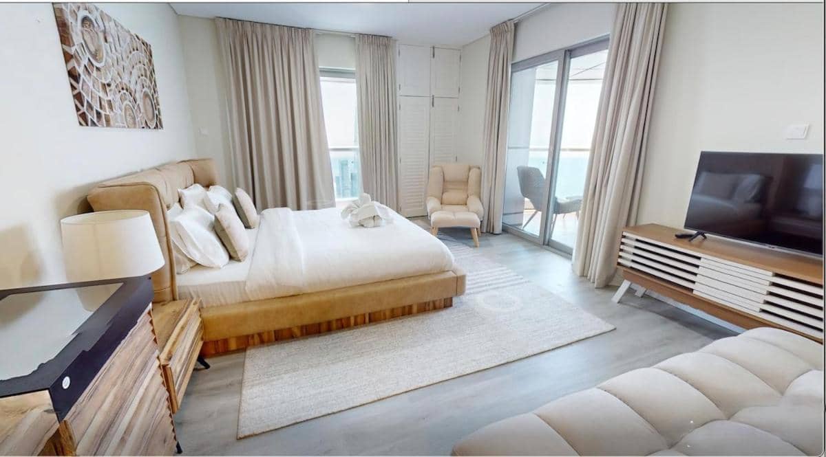 Premium 1br on High Floor with Stunning Sea View And Balcony — 2