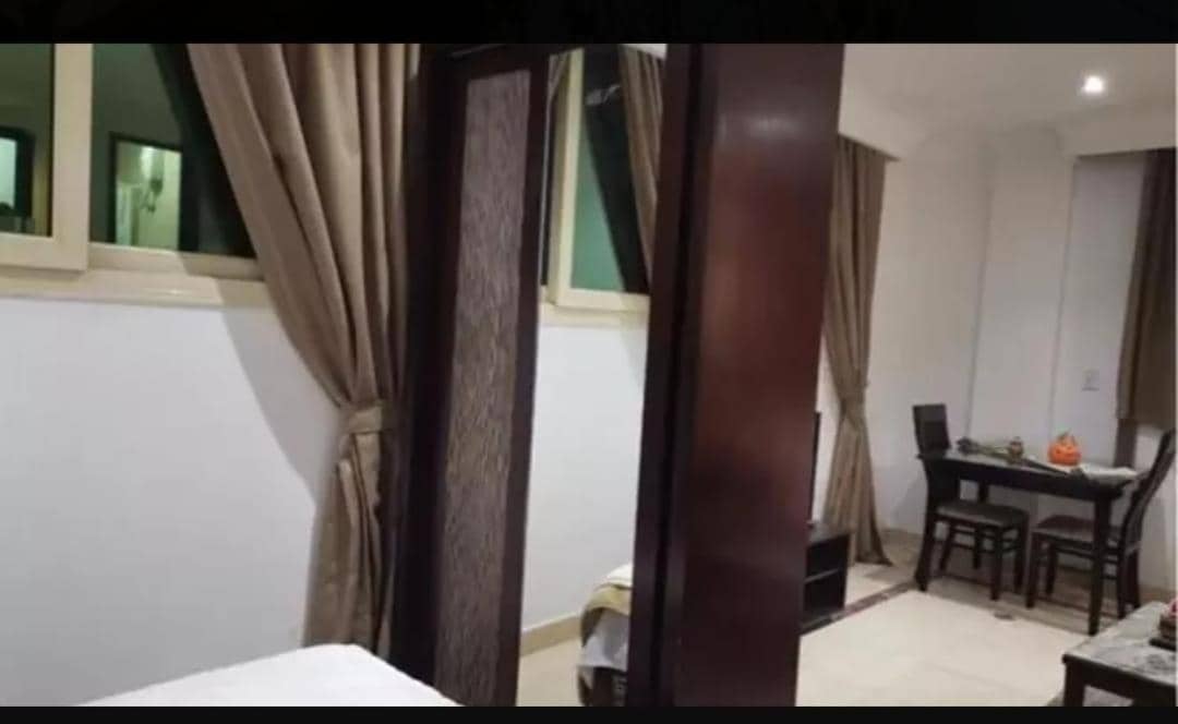 Room El — 3