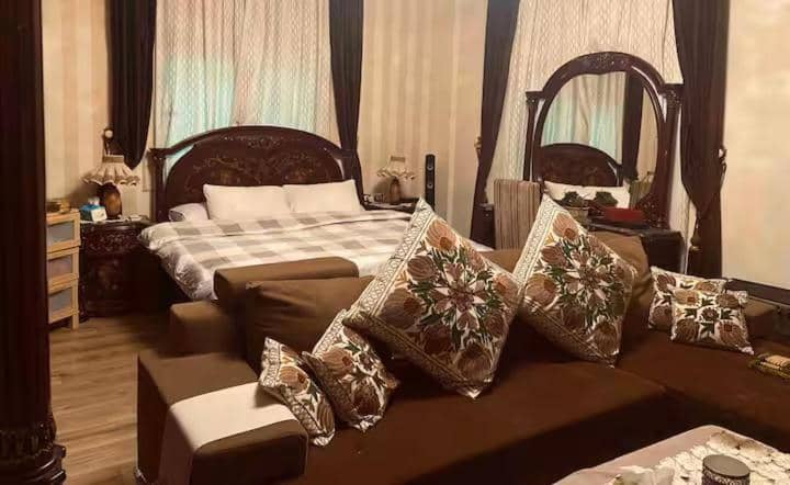 Sunny & Spacious Room Close To the Airport! — 5