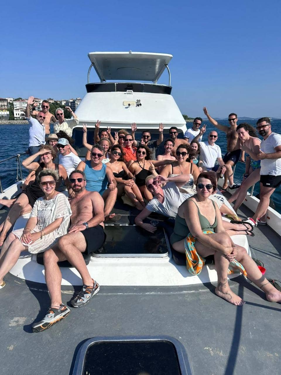 Private Bosphorus Yacht Tour 2-Hour Cruise Not Accommodation — 3