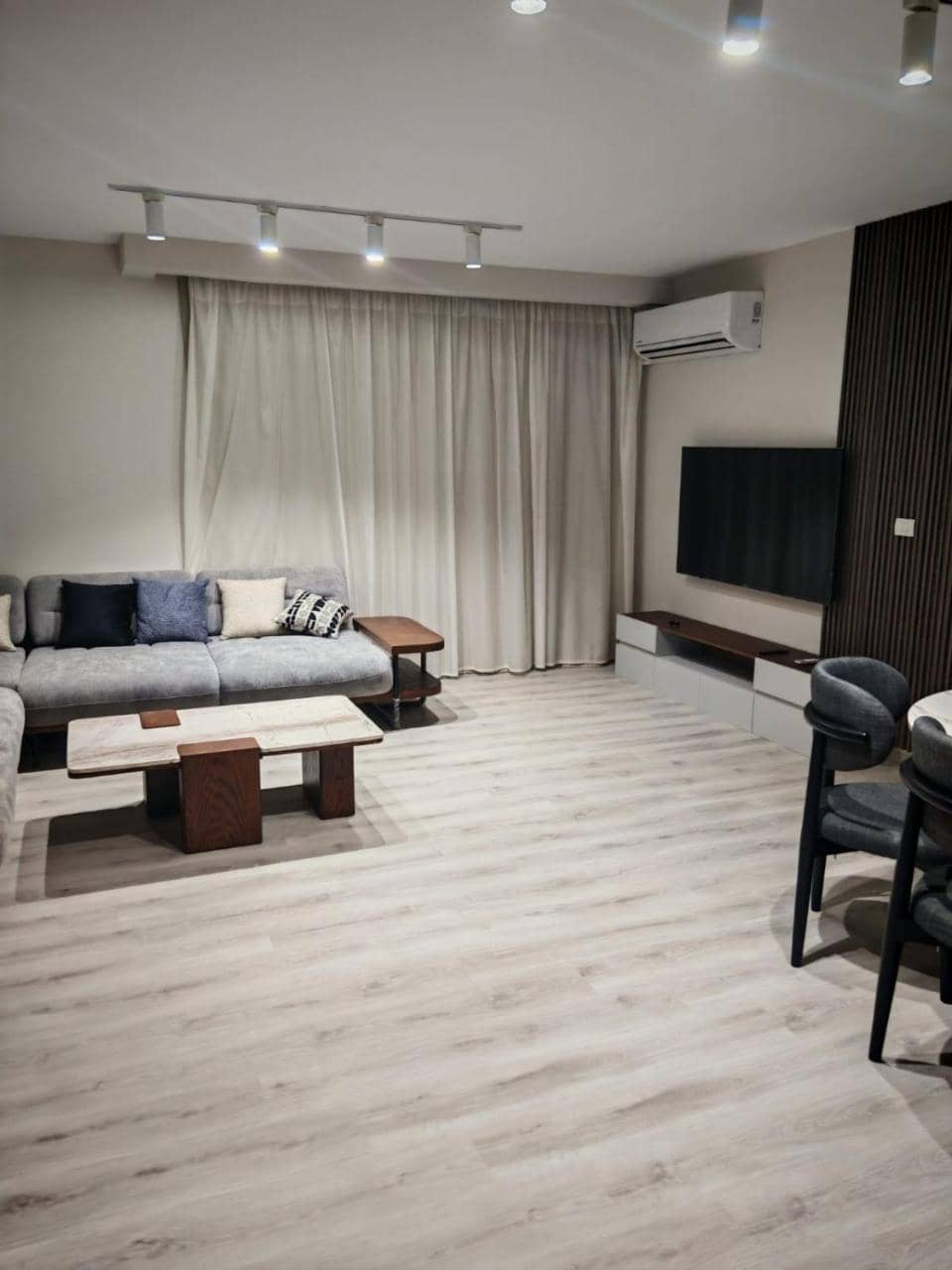 Luxury Apartment with Hotel Style Furnishing