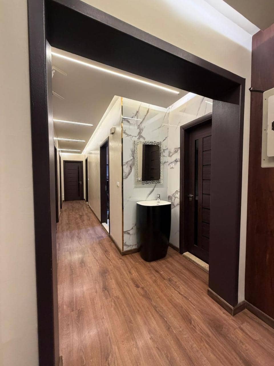 Modern 4br 3bath Stylish Spacious — 2
