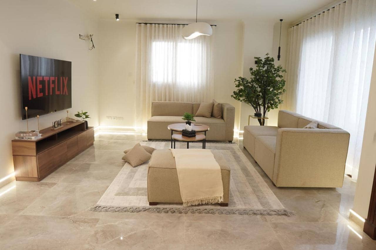 Modern 3br Apartment with Private Garden — 4