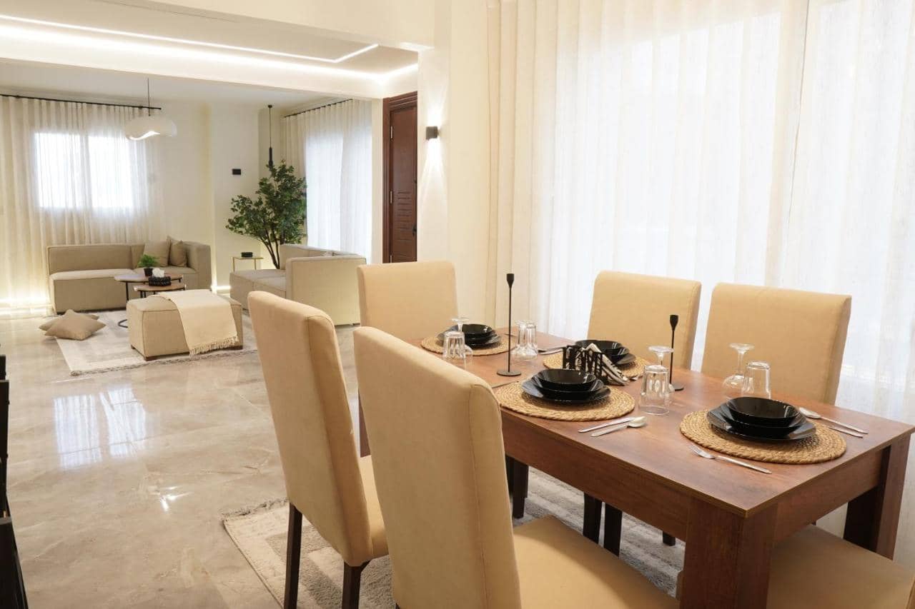 Modern 3br Apartment with Private Garden — 5