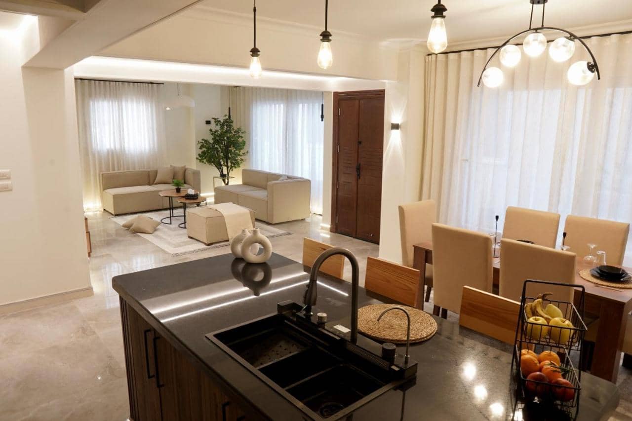Modern 3br Apartment with Private Garden — 2