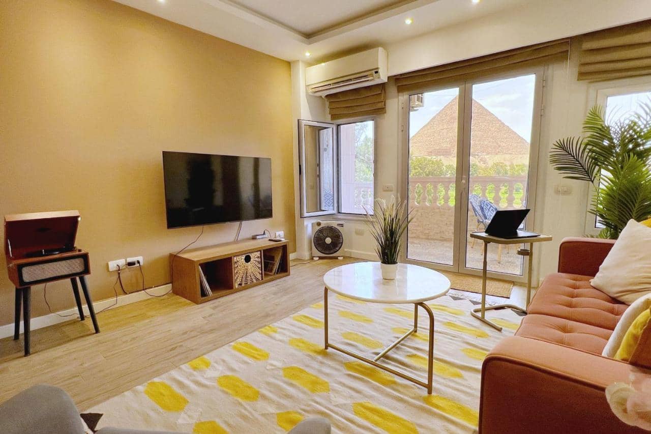 Spellbinding 2 Bdr Apt at the Giza Pyramid's Doorstep — 4