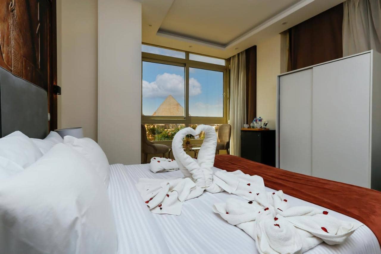 Pyramids Palace Inn with Rooftop Access & Free Airport Pickup — 5
