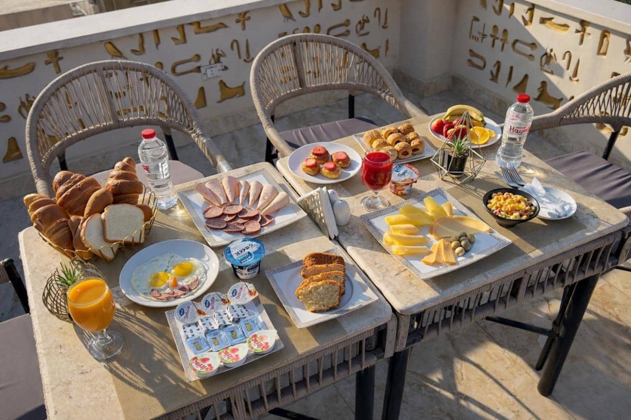 Pyramids Palace Inn with Rooftop Access & Free Airport Pickup — 3
