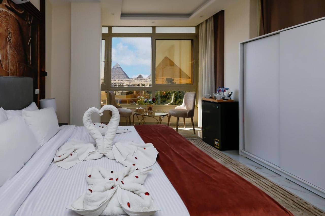 Pyramids Palace Inn with Rooftop Access & Free Airport Pickup — 2