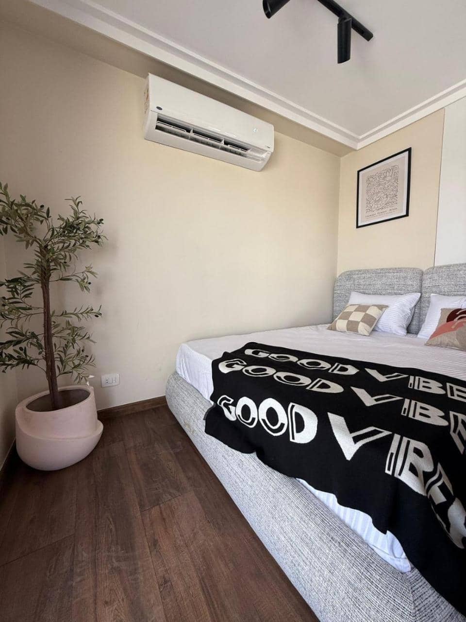 A Luxurious Bedroom And a Cozy Living Area with a Stunning View of the Swimming Pool — 2