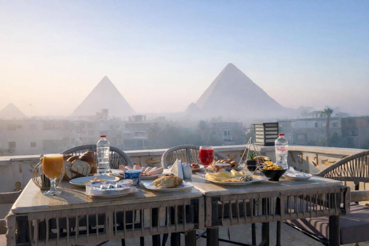 Pyramids Palace View with Rooftop Access & Free Airport Pickup — 4