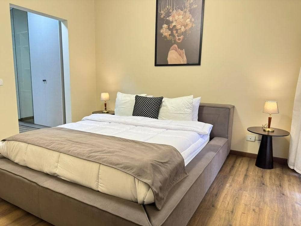 90 Avenue - Mynt Hospitality — 5