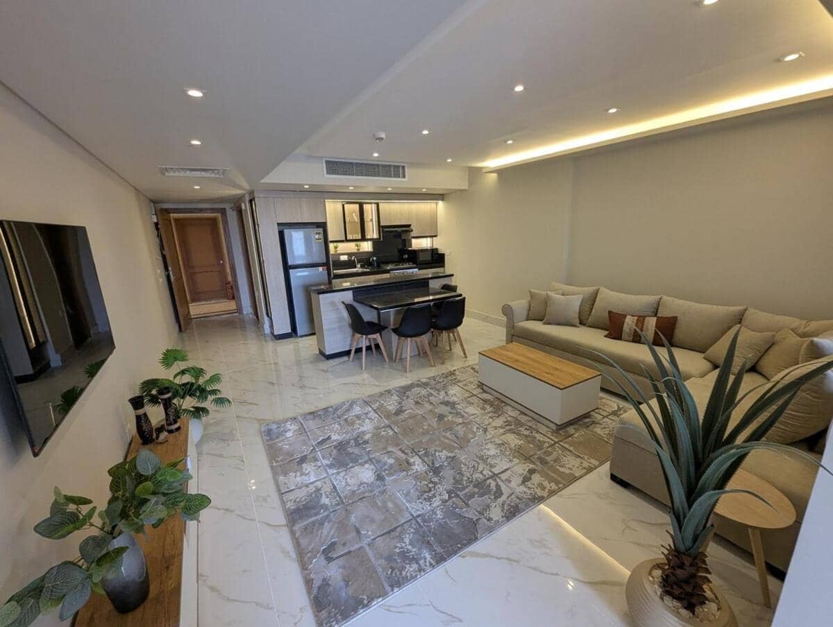 Charming Brand New Apartment 517