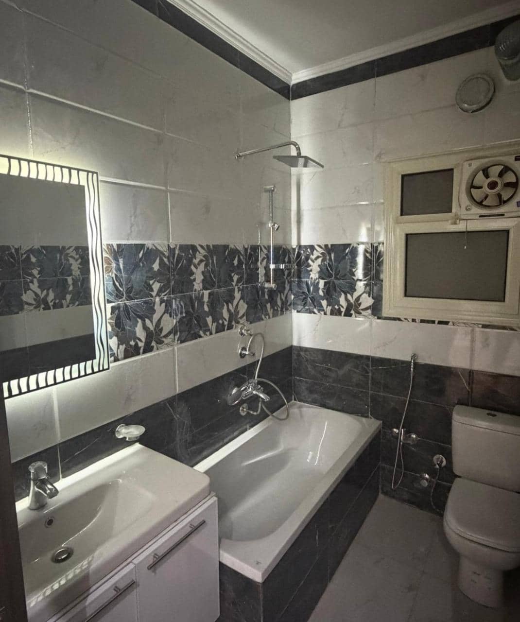 High Finishing Specs with 3bd Beside Auc — 4