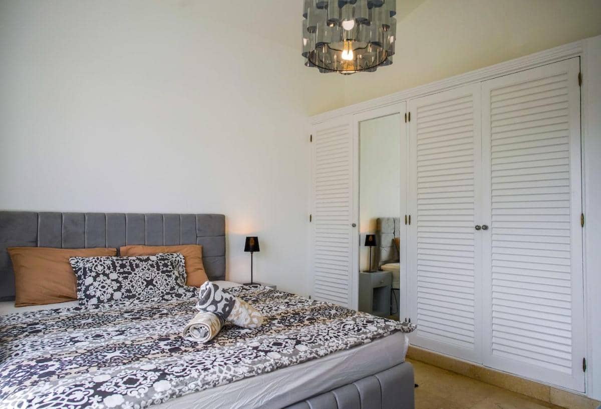White Villa Heaven - Swim, Lounge & Sunset Magic — 4