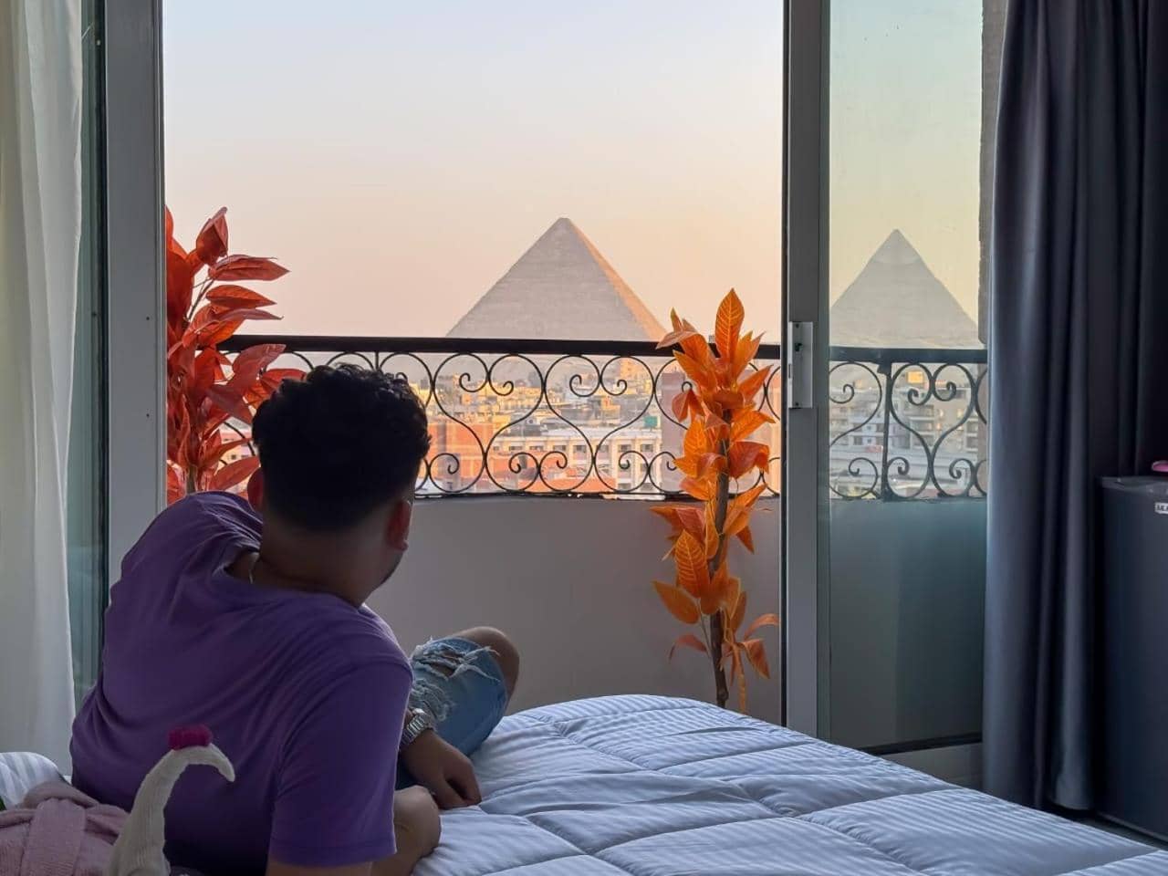 Sneferu Pyramids Inn — 2