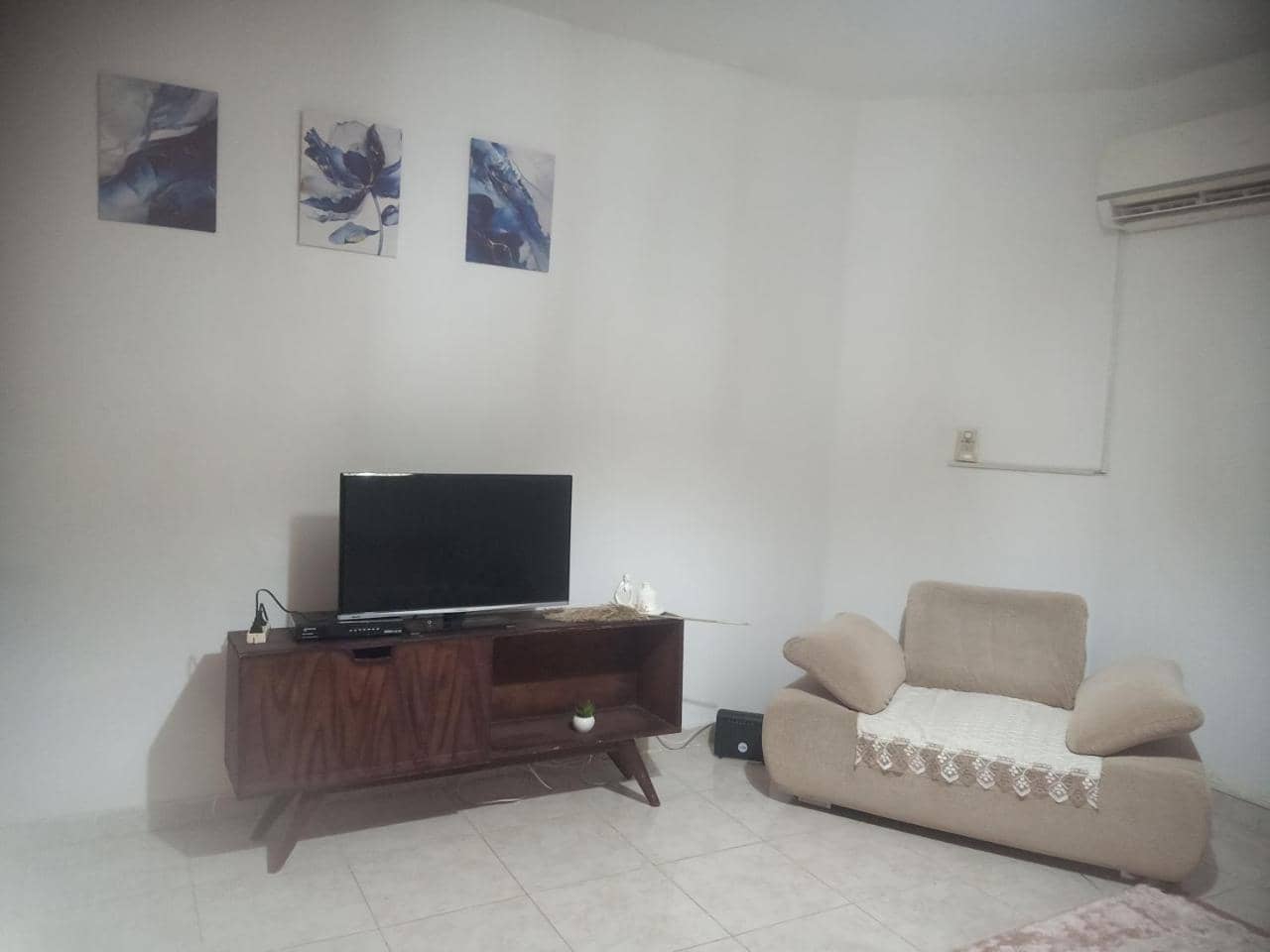 Studio 1 Bedroom — 4