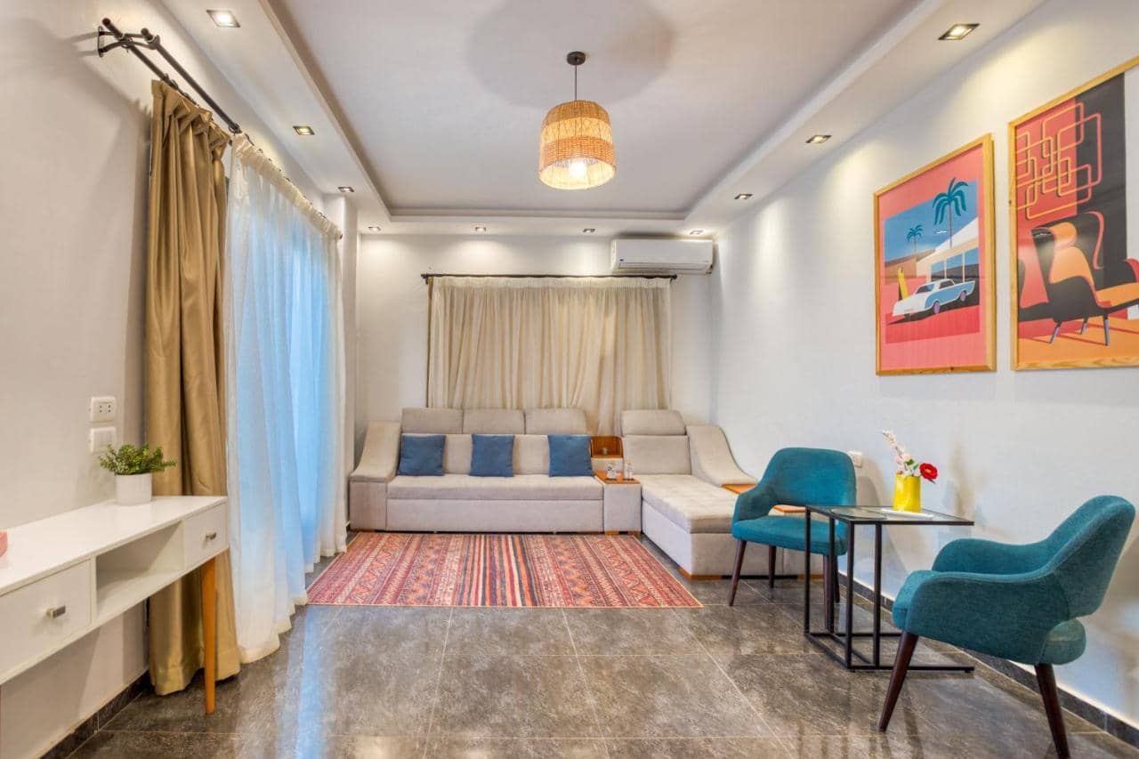 Travelholic Auc Residence — 2