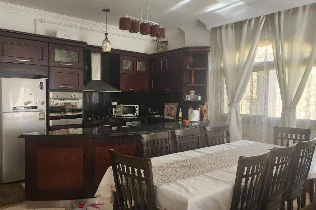 3 Bedroom Apt Excellent Location Near To Malls — 3